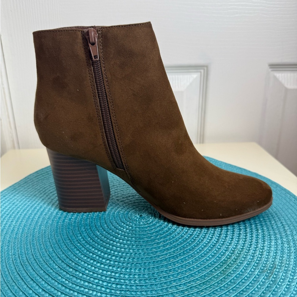 NEST FOOTWEAR Malibu stack heel ankle Brown suede  bootie/size 8
